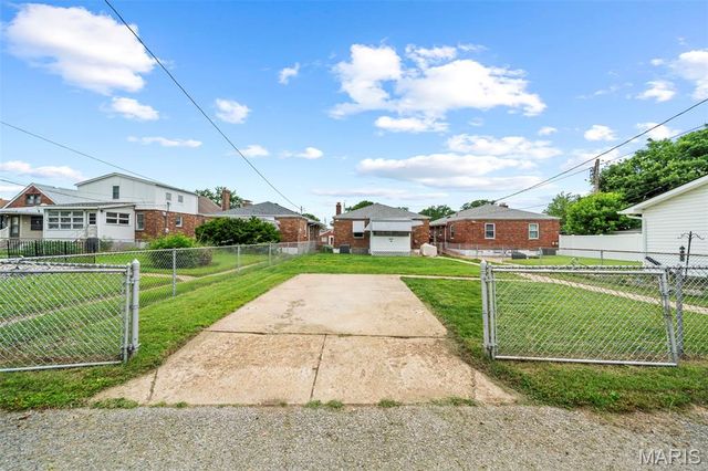 6916 Hampton Avenue, St Louis, MO 63109