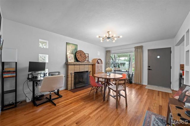 6916 Hampton Avenue, St Louis, MO 63109