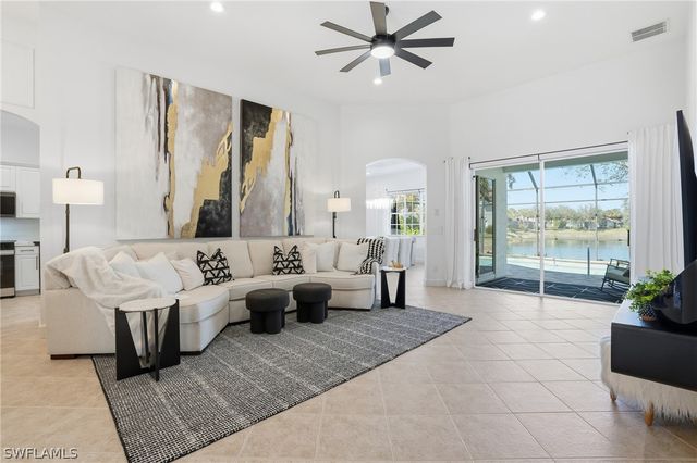 16129 Parque LN, Naples, FL 34110