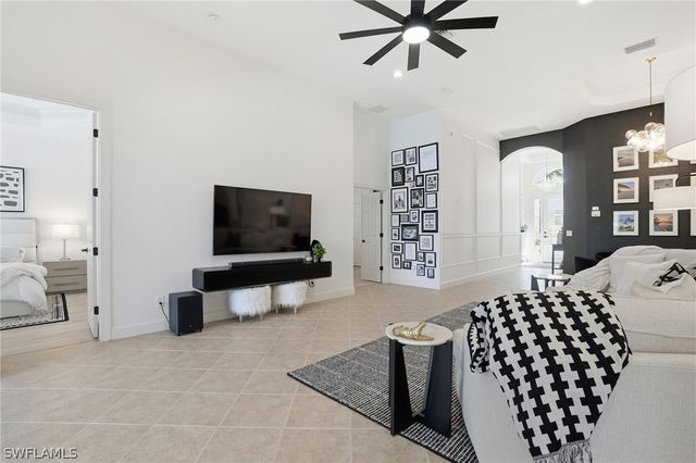 16129 Parque LN, Naples, FL 34110