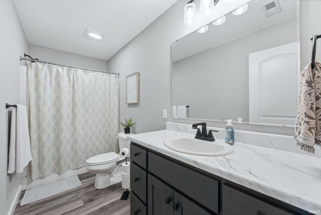 13733 Four Elms Trail, Fort Wayne, IN 46845