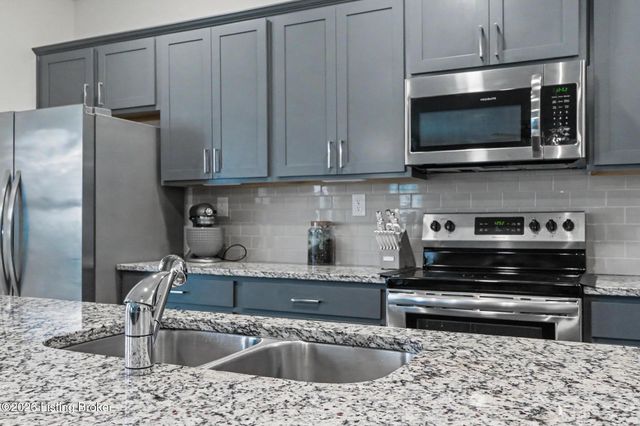 11420 Caswell Springs Way, Louisville, KY 40291