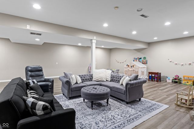 3371 Briar Ridge Way, Columbus, IN 47203