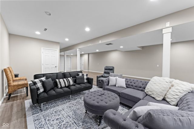 3371 Briar Ridge Way, Columbus, IN 47203
