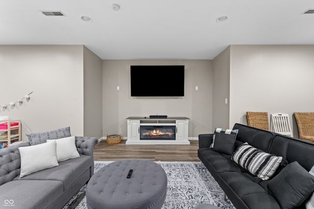 3371 Briar Ridge Way, Columbus, IN 47203