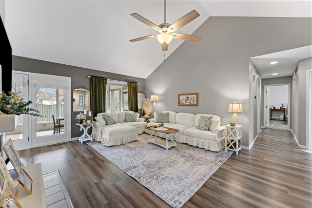 3371 Briar Ridge Way, Columbus, IN 47203