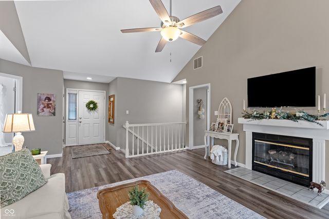 3371 Briar Ridge Way, Columbus, IN 47203