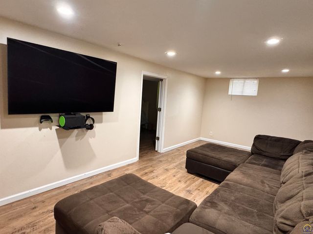 5625 SW 16th ST, Topeka, KS 66604