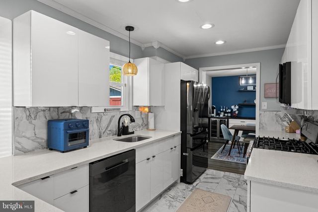 21 LONGHURST RD, Marlton, NJ 08053