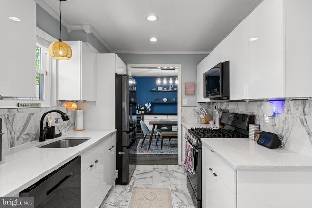 21 LONGHURST RD, Marlton, NJ 08053