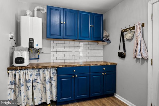 21 LONGHURST RD, Marlton, NJ 08053