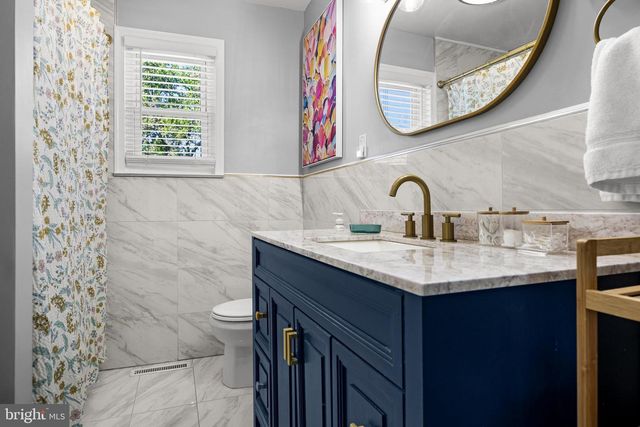 21 LONGHURST RD, Marlton, NJ 08053