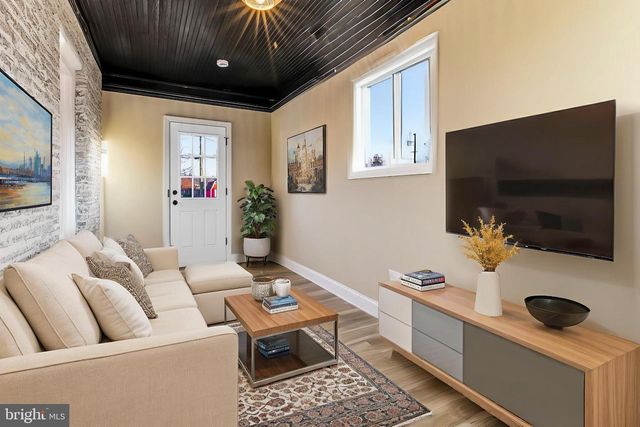 517 GREENWICH AVE, Paulsboro, NJ 08066