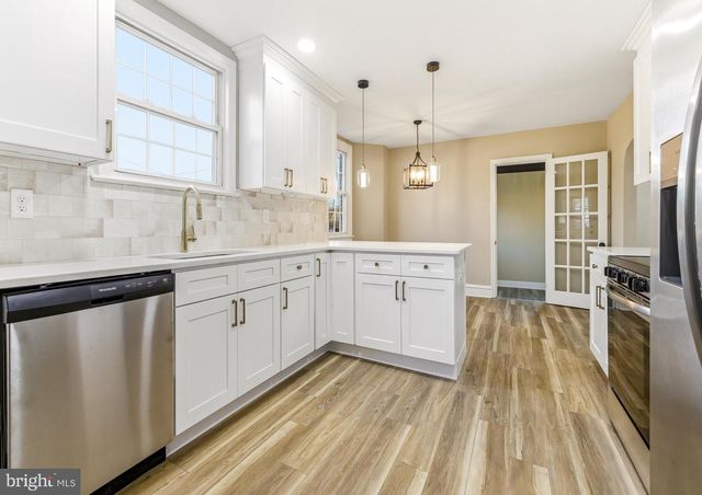 517 GREENWICH AVE, Paulsboro, NJ 08066