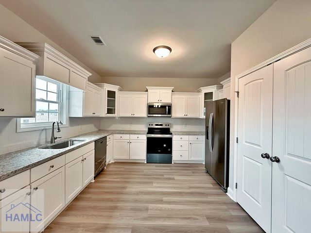 263 Lanier Road NE, Ludowici, GA 31316