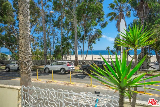 2101 Ocean Avenue 1, Santa Monica, CA 90405