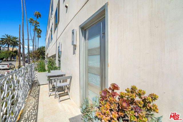 2101 Ocean Avenue 1, Santa Monica, CA 90405