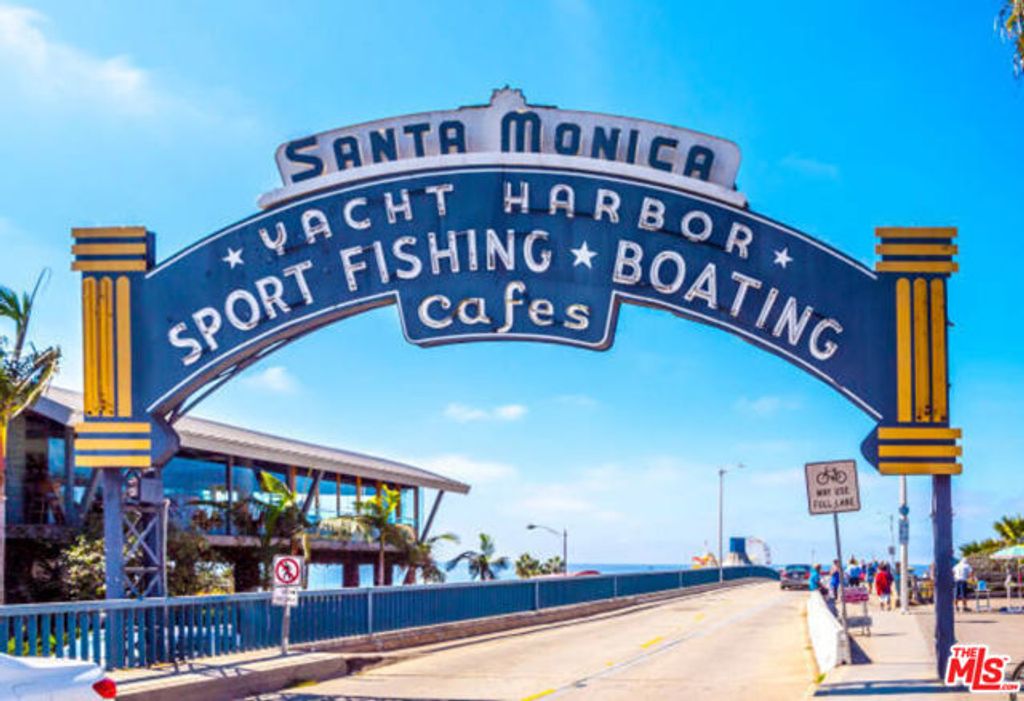 2101 Ocean Avenue 1, Santa Monica, CA 90405