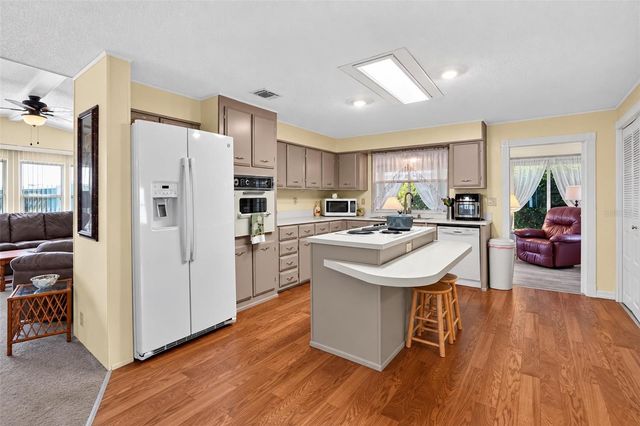 8534 IMPERIAL CIRCLE, Palmetto, FL 34221