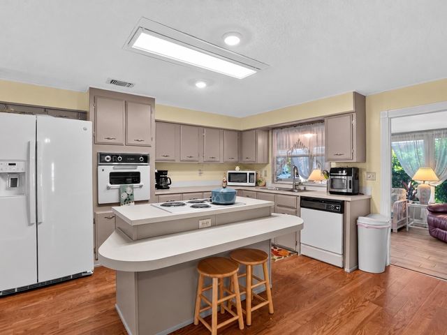 8534 IMPERIAL CIRCLE, Palmetto, FL 34221