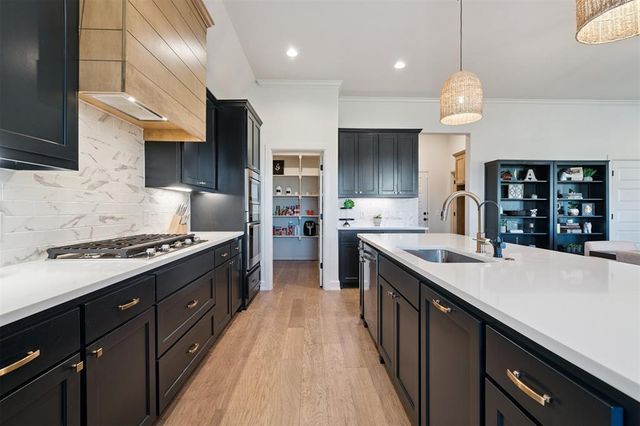 14265 White Falls Lane, Edmond, OK 73025