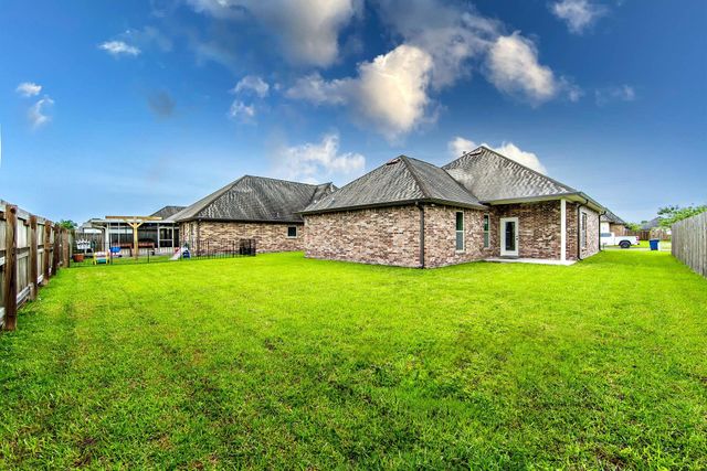 143 Magnolia Bluff Drive, Gray, LA 70359