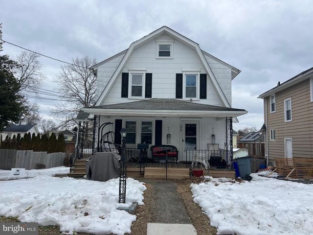 29 W 4TH AVE, Runnemede, NJ 08078