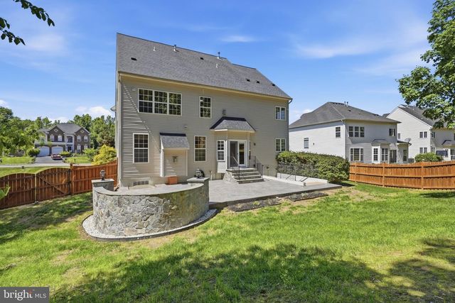 3679 EXPEDITION DR, Triangle, VA 22172