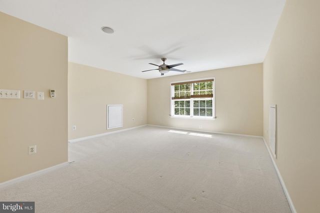 3679 EXPEDITION DR, Triangle, VA 22172