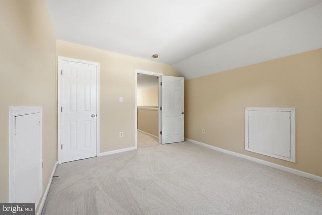 3679 EXPEDITION DR, Triangle, VA 22172