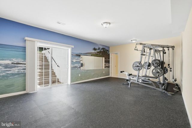 3679 EXPEDITION DR, Triangle, VA 22172