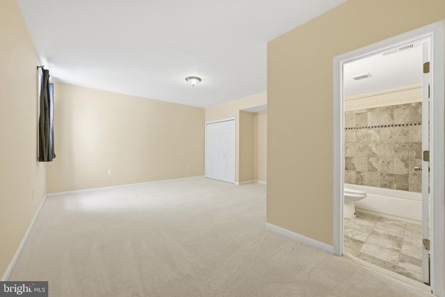3679 EXPEDITION DR, Triangle, VA 22172