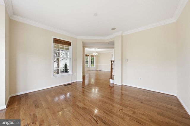 3679 EXPEDITION DR, Triangle, VA 22172