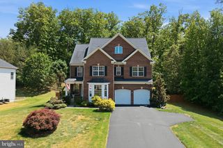 3679 EXPEDITION DR, Triangle, VA 22172