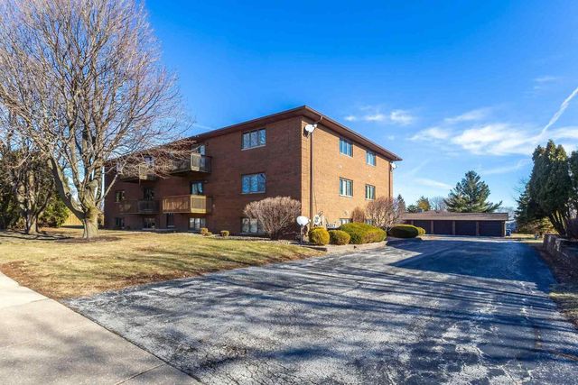 4195 Fairview Drive 4, Bettendorf, IA 52722