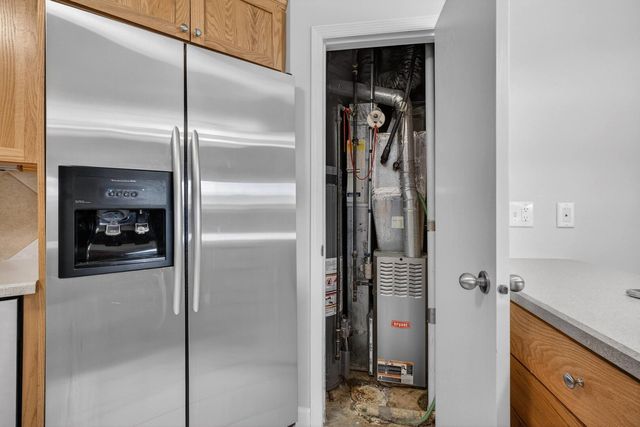 4195 Fairview Drive 4, Bettendorf, IA 52722