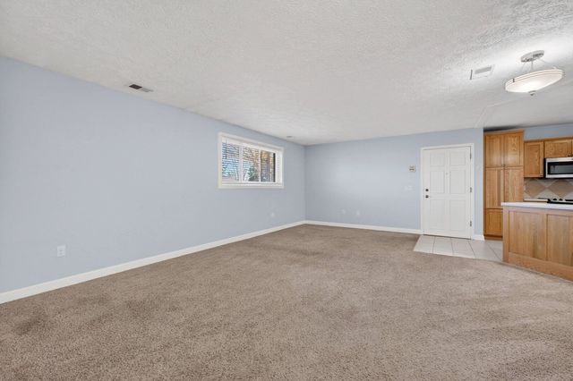 4195 Fairview Drive 4, Bettendorf, IA 52722