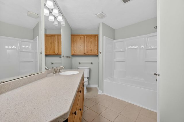 4195 Fairview Drive 4, Bettendorf, IA 52722