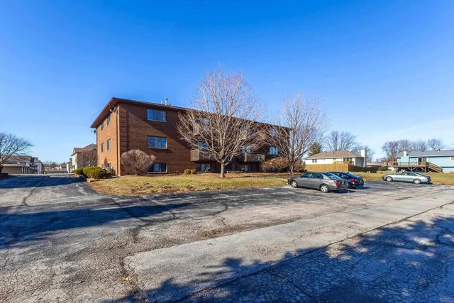 4195 Fairview Drive 4, Bettendorf, IA 52722