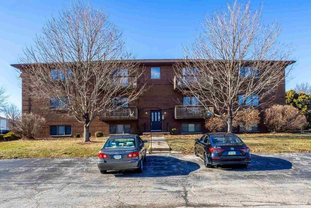 4195 Fairview Drive 4, Bettendorf, IA 52722
