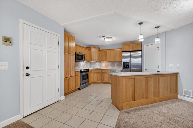 4195 Fairview Drive 4, Bettendorf, IA 52722