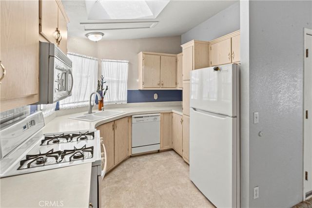 1701 S Thornburg Street 108, Santa Maria, CA 93458