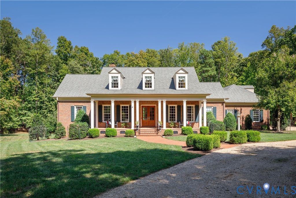 628 Cedar Run Rd, Manakin Sabot, VA 23103