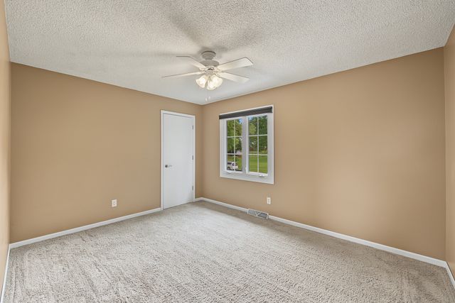 818 SE Walnut Ridge Drive, Waukee, IA 50263