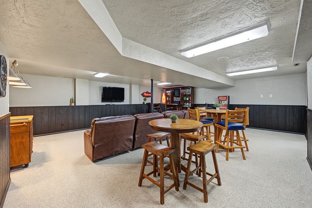 818 SE Walnut Ridge Drive, Waukee, IA 50263
