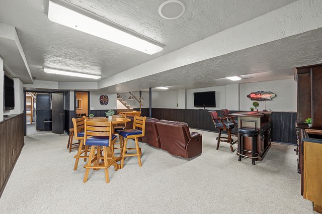 818 SE Walnut Ridge Drive, Waukee, IA 50263
