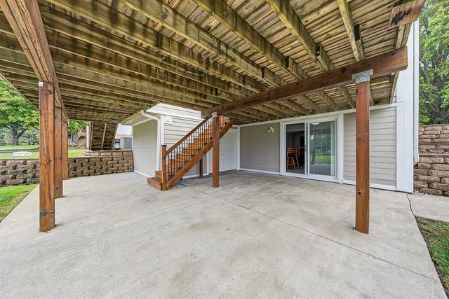 818 SE Walnut Ridge Drive, Waukee, IA 50263
