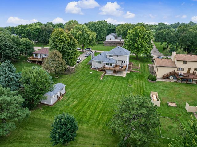 818 SE Walnut Ridge Drive, Waukee, IA 50263