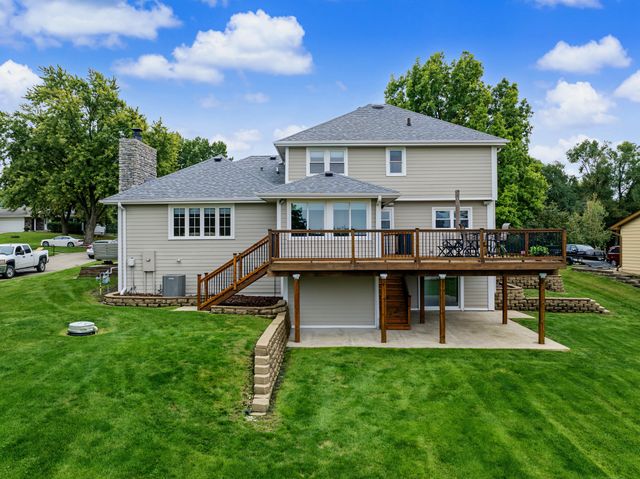 818 SE Walnut Ridge Drive, Waukee, IA 50263