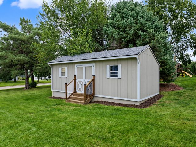 818 SE Walnut Ridge Drive, Waukee, IA 50263